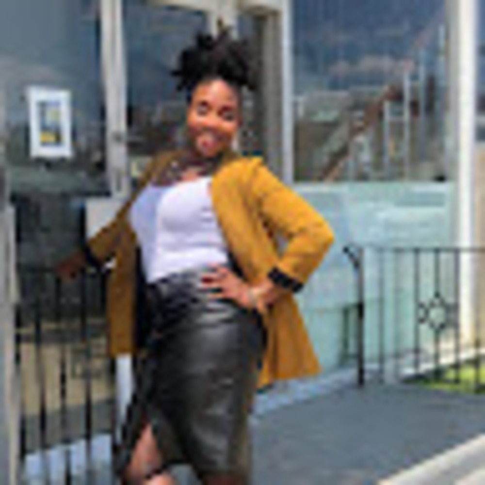 Meet your Posher, Yolande